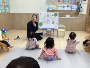 キララ東海ナーサリー 4 月誕生会の様子